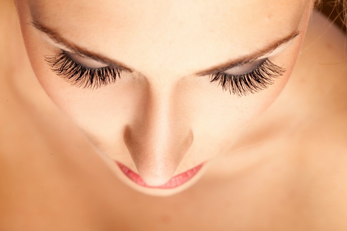 7 Tips to Keep Your Eyes (and Eyelashes!) Looking Young and Healthy2