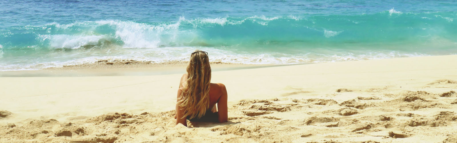 summer-must-have-beach-blonde-woman