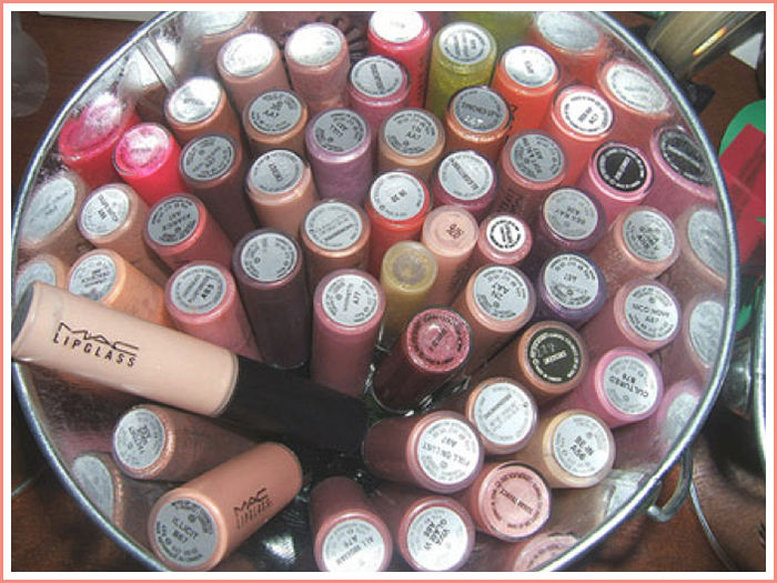 lip-gloss-display-organized-makeup